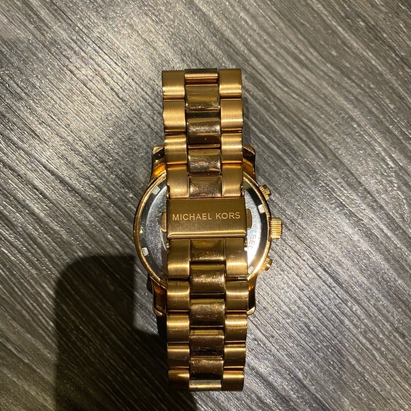 Rose gold Michael Kors women’s watch. - Picture 3 of 3